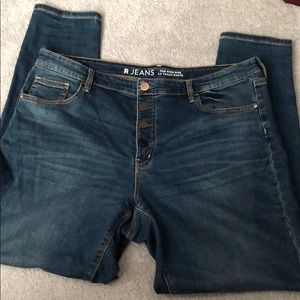 Reitmans high rise button up jeans